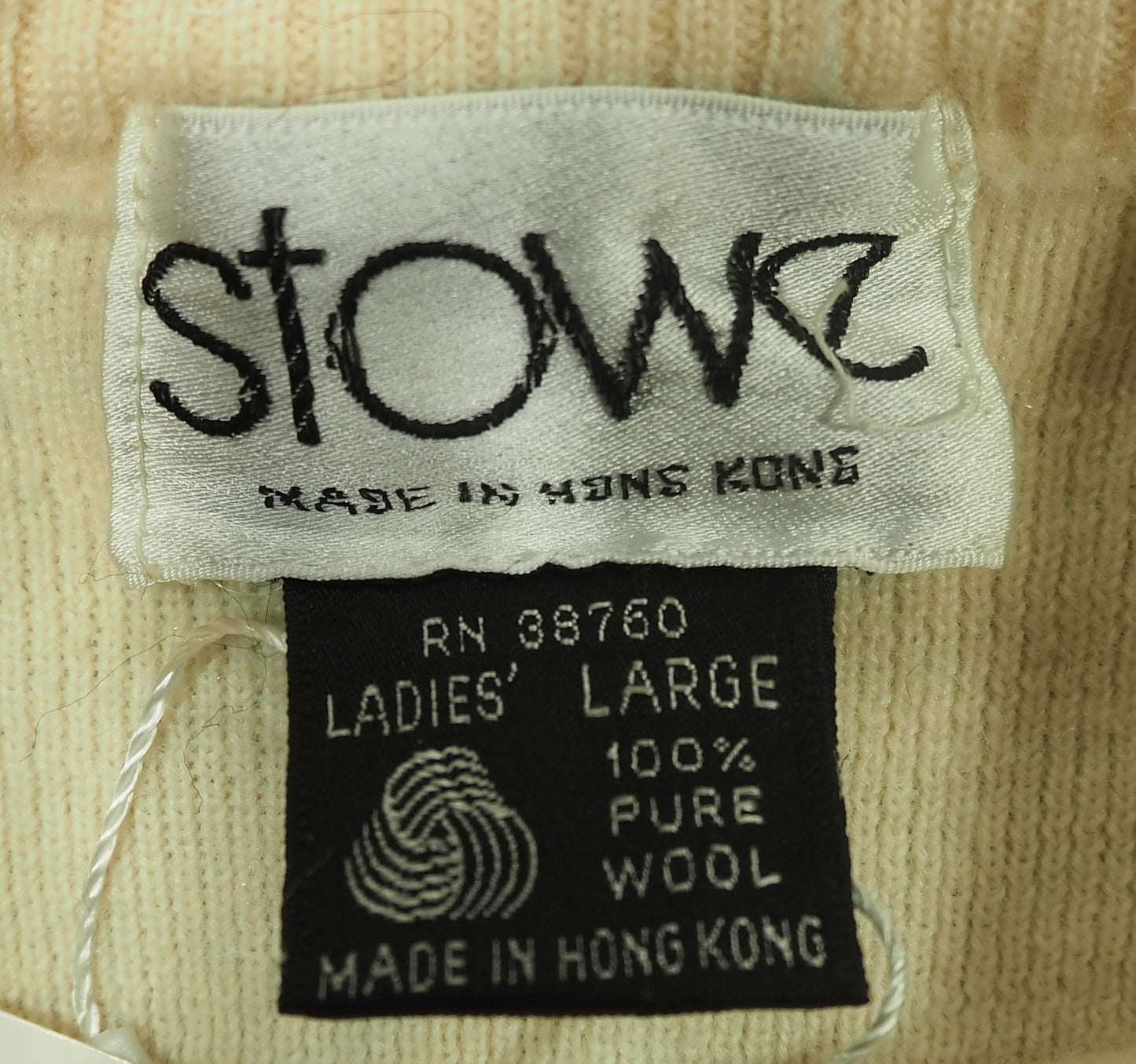 Vintage 1990s White Cable Knit Sweater — Classic Minimalist