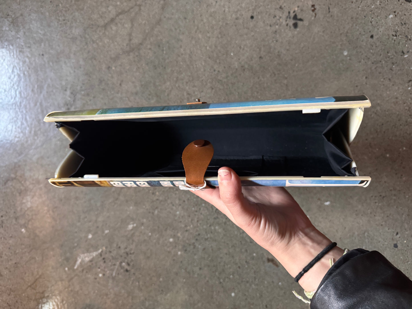 Magazine Clutch